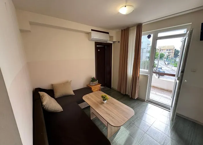 Pomorie Apartaments פומורי